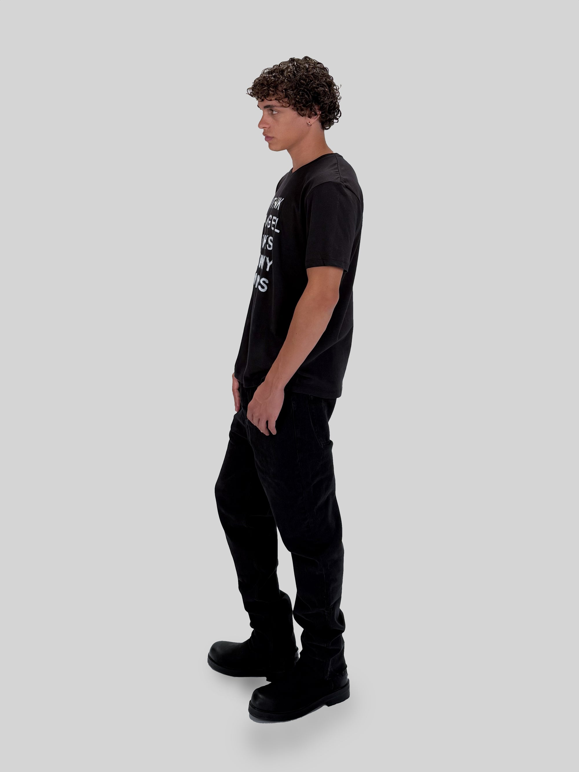 T-SHIRT - BLACK