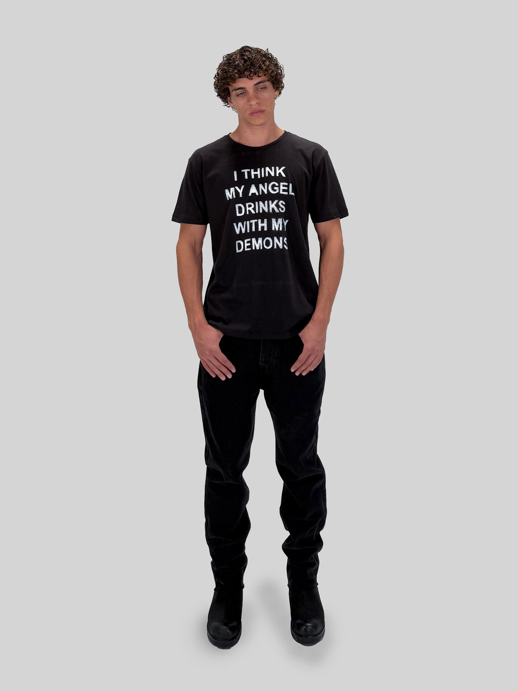 T-SHIRT - BLACK